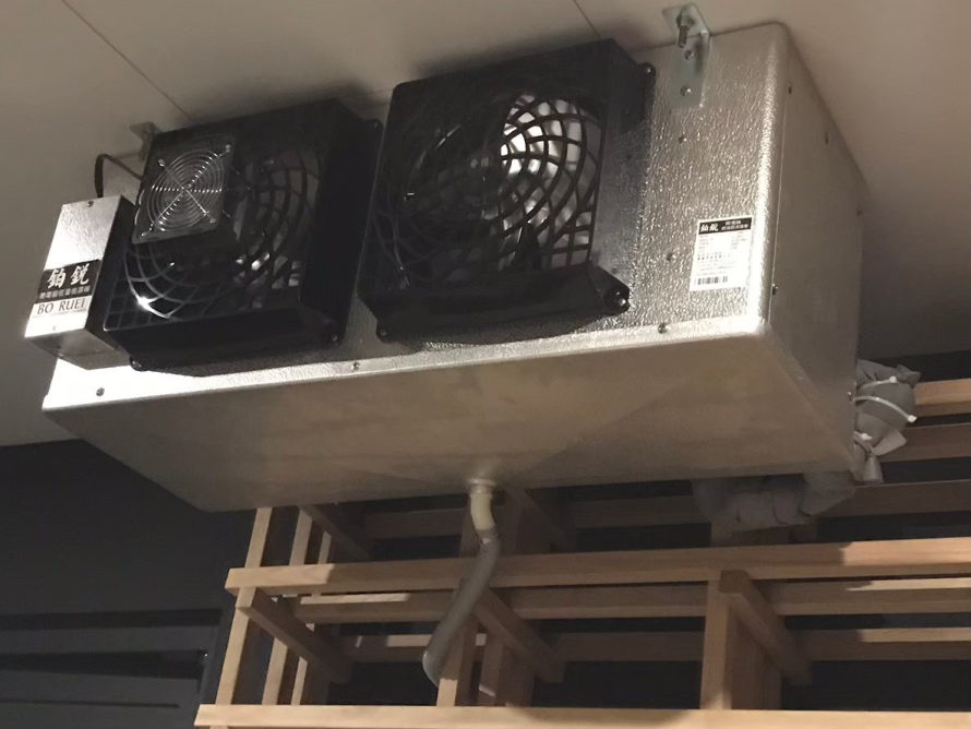 天花板的蒸發器機組